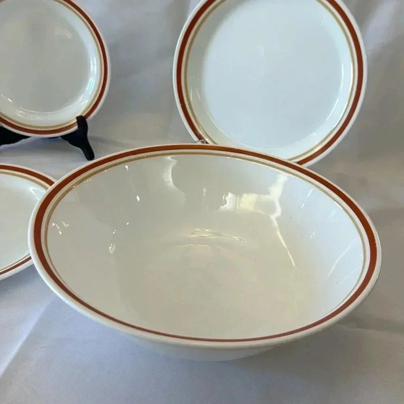 Corelle Cinnamon Chestnut Large Serving Bowl & Plates - Set of 4 - Picture 5 of 6
